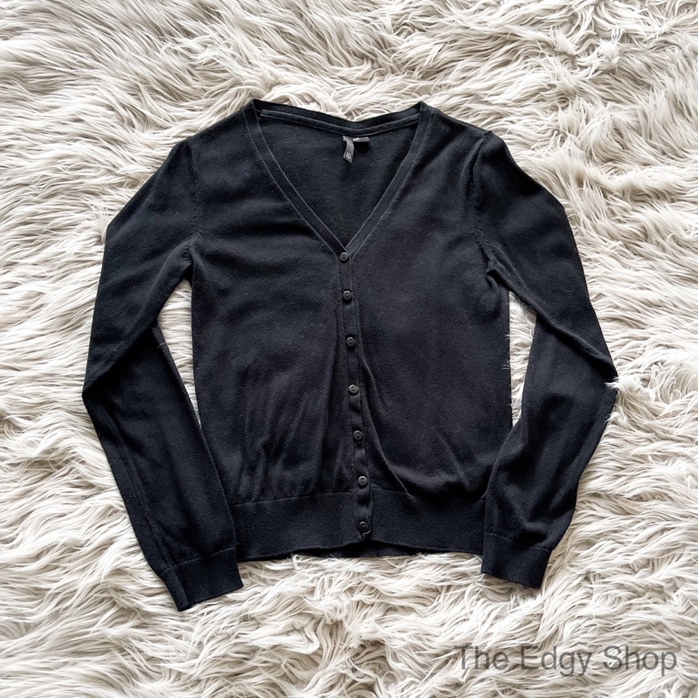 H&M Divided | V-Neck Button Up Cardigan Sweater - Picture 1 of 7